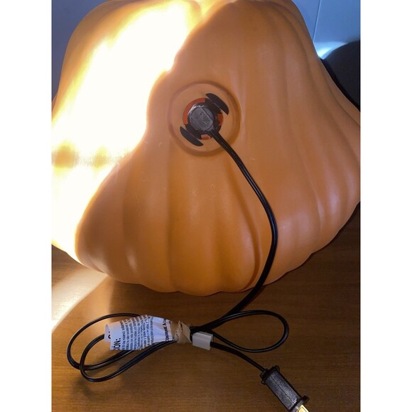 Vintage Pumpkin Blow Mold Lighted Jack O Lantern Tested Works Halloween Decor - Picture 4 of 4